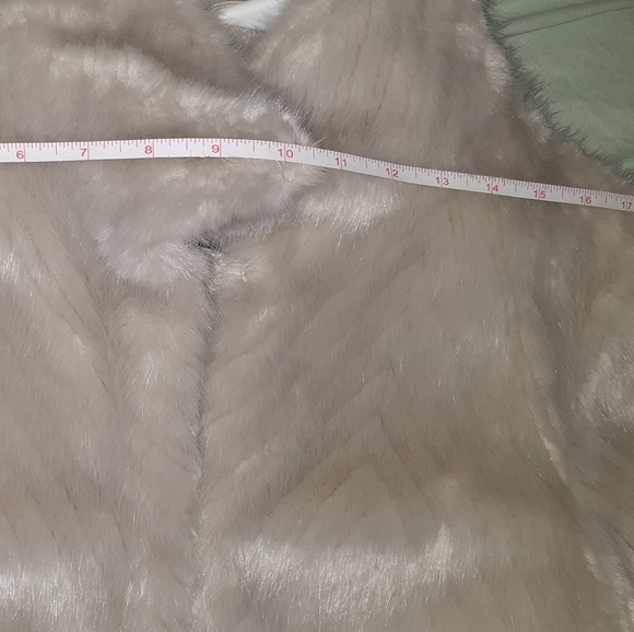 GUESS faux fur coat - Picture 5 of 7